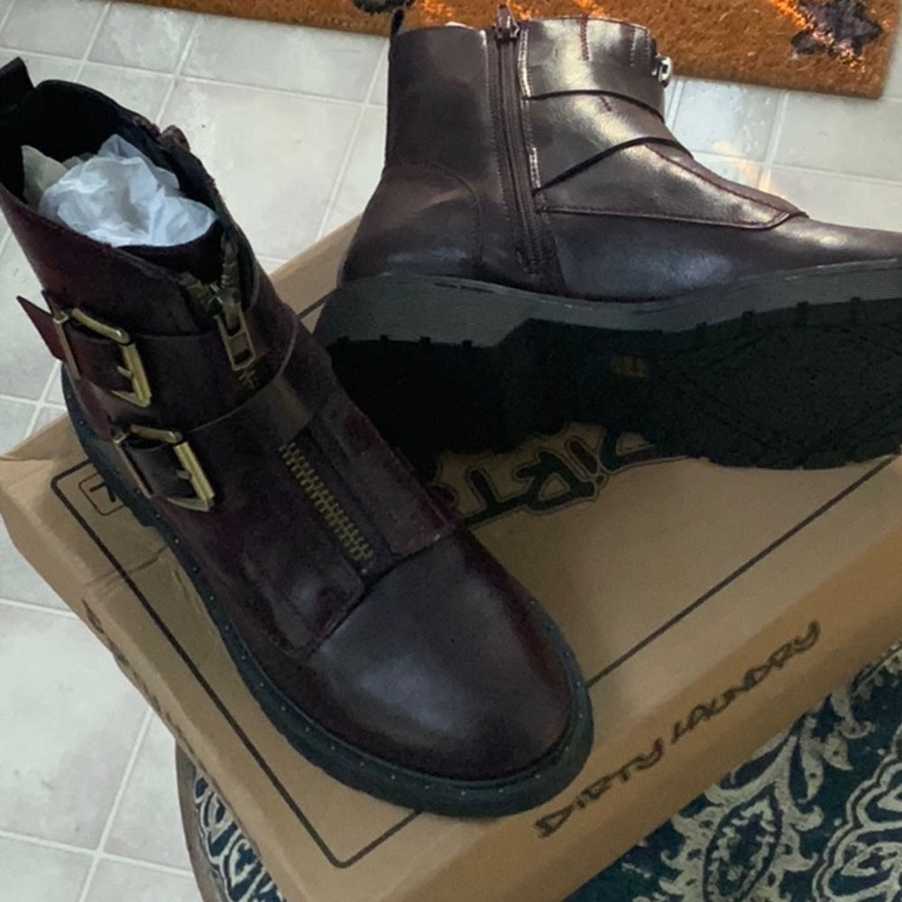 Boots - Picture 4 of 4